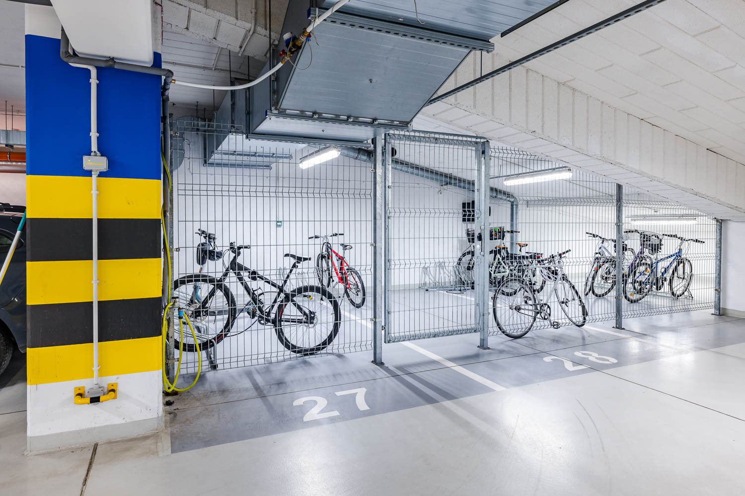Parking dla rowerów w biurowcu SkyRes